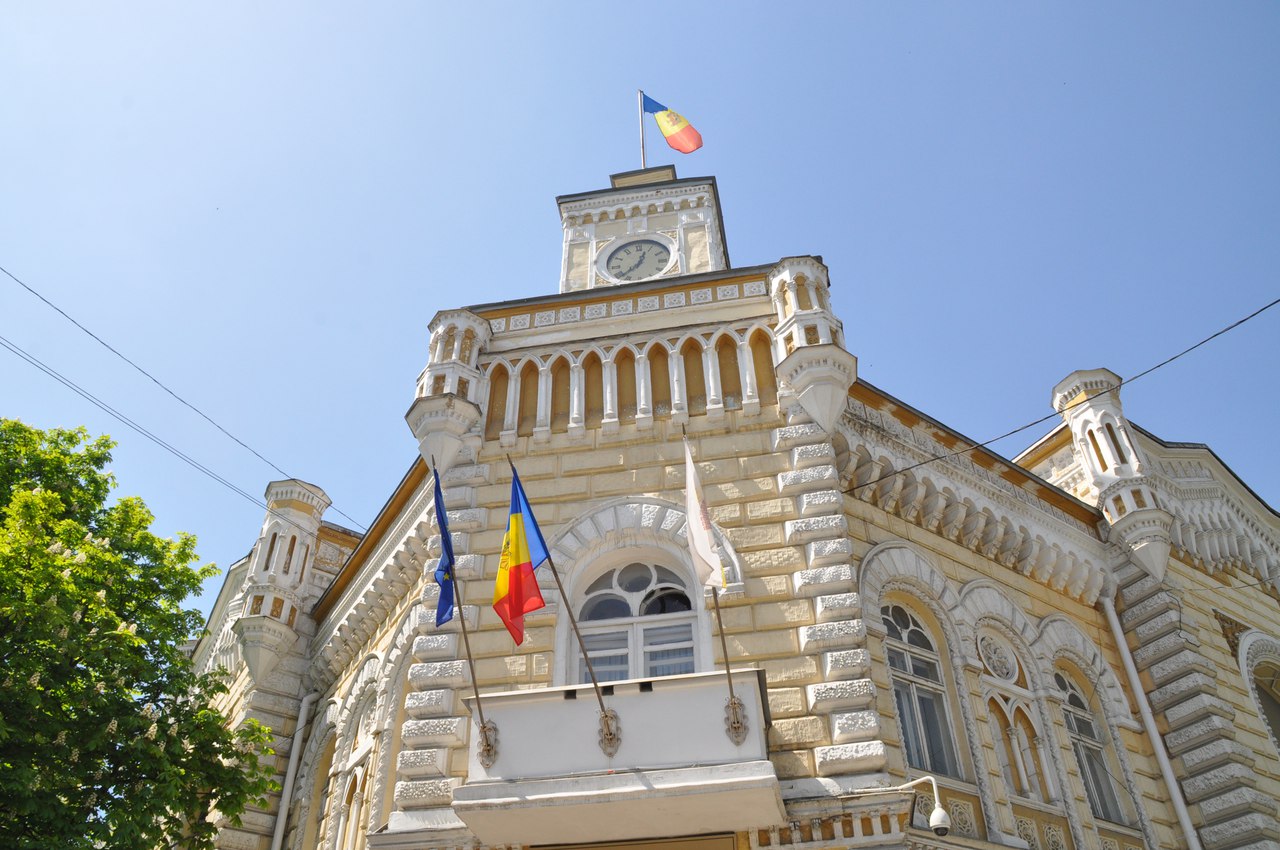 Primaria chisinau. Мэрия Кишинева. Молдавия столица Кишинев. Здание мэрии Кишинева. Молдавия Кишинев достопримечательности.